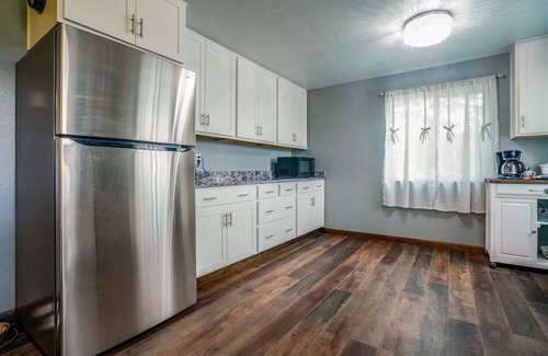 Chiloquin Other | Charming 3-bedroom house with AC, WiFi in welcoming Chiloquin