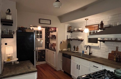 Kamm's Corners House | Charming 3-bedroom house with home office in the Kamms Corner neighborhood