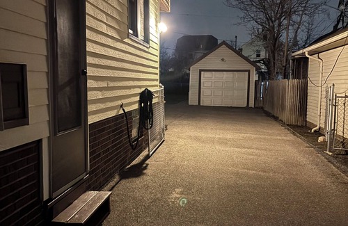 Old Brooklyn House | Charming 3-bedroom house with WiFi and AC in welcoming Cleveland