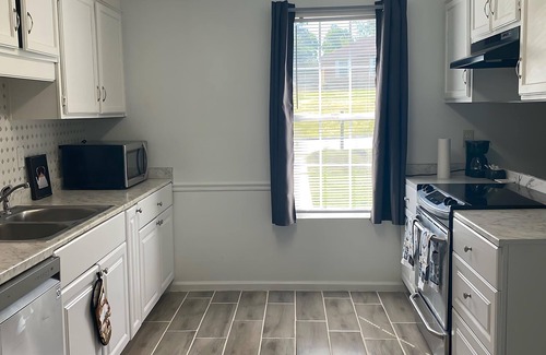 Peach Orchard House | Charming 3-bedroom house in enchanting Hephzibah with WiFi, AC