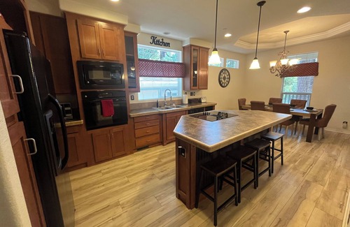 Fern Valley House | Charming 3-bedroom house in Idyllwild with WiFi and AC