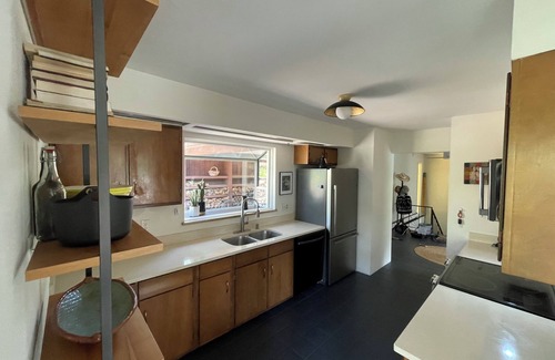 Jamestown House | Charming 3-bedroom house with views in desirable Jamestown