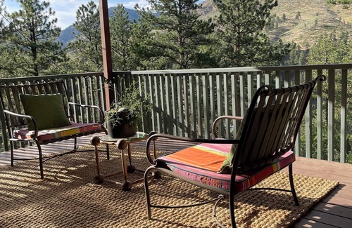 Jamestown House | Charming 3-bedroom house with views in desirable Jamestown