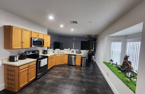 Buena Ventura Lakes House | Charming 3-bedroom house with WiFi and AC in Kissimmee