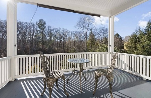 Lexington House | Charming 3-bedroom house with WiFi, AC in lovely Lexington