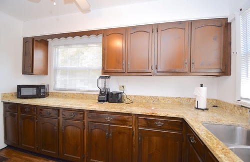 Oak Ridge House | Charming 3 Bedroom house with detached garage.