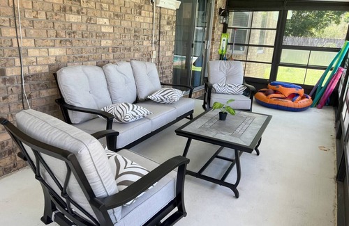 Northeast Pensacola House | Charming 3-bedroom house in delightful Pensacola with Pool