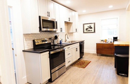Pentwater House | Charming 3-bedroom house with WiFi, AC in delightful Pentwater