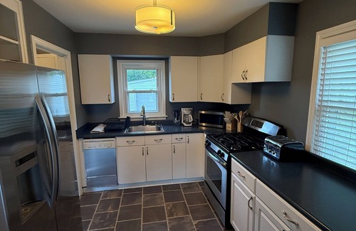 Royal Oak House | Charming 3-bedroom house in fabulous Royal Oak with WiFi, yard w fence- Pets OK