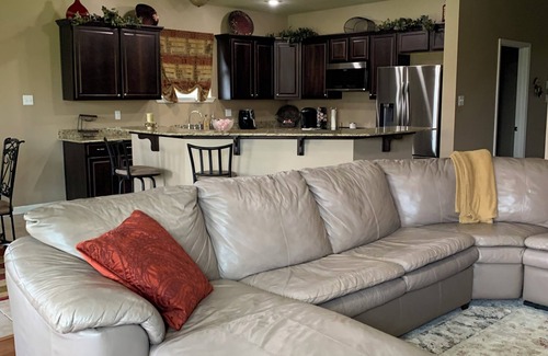 Thibodaux House | Charming 3-bedroom home near Nicholls State, min from Downtown, and hospitals