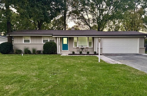 Fishers House | Charming 3-bedroom home near everything safe neighborhood. Family & pet-friendly