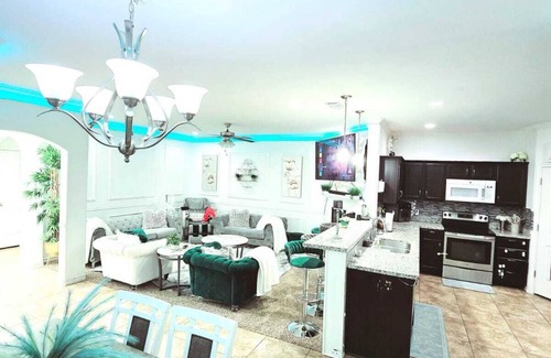 Odessa House | Charming 3-bedroom Home-away-from-Home with WiFi and indoor comfort in Odessa
