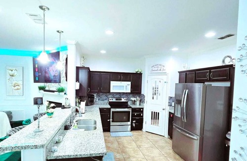 Odessa House | Charming 3-bedroom Home-away-from-Home with WiFi and indoor comfort in Odessa