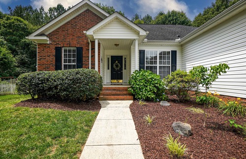 Waxhaw House | Charming 3-bedroom home in quiet Waxhaw neighborhood.
