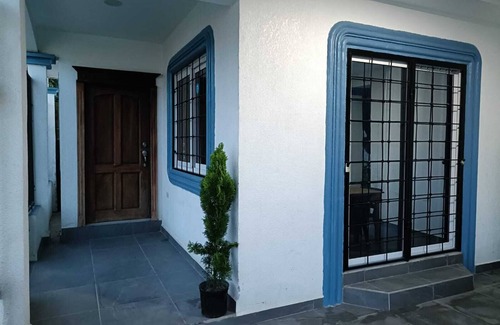 Aldea de Peru House | Charming 3-bedroom house with AC and WiFi in La Ceiba pet friendly home