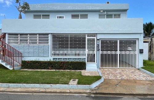 Martin Gonzalez House | Charming 3-bedroom house with WiFi, AC in enchanting Carolina