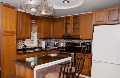 Beaufort House | Charming 3-bedroom house with quick access to the beach WiFi, AC in Beaufort, NC