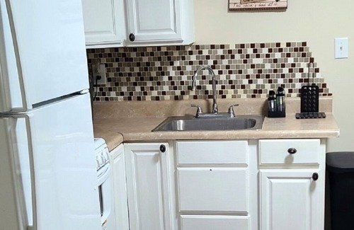 Beaufort House | Charming 3-bedroom house with quick access to the beach WiFi, AC in Beaufort, NC