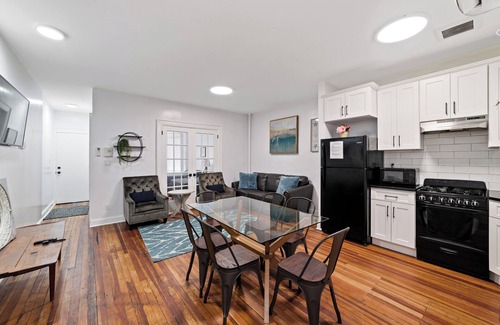 Crown Heights House | Charming 3-Bedroom House in Delightful Brooklyn with Wi-Fi & AC