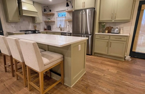 Columbia House | Charming 3-bedroom house with AC, WiFi in beautiful Columbia