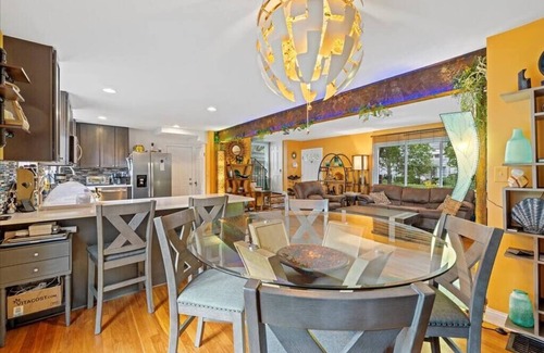 Westgate House | Charming 3 Bedroom House in a Quiet Neighborhood