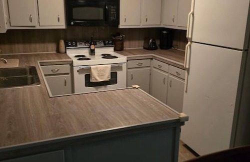 Defiance House | Charming 3-bedroom house in Defiance with WiFi access