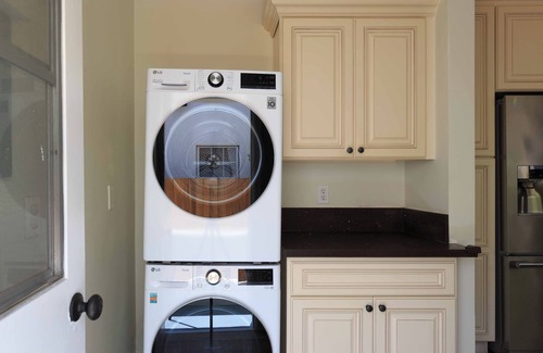 Woodbury House | Charming 3-bedroom house with AC and WiFi in gorgeous Glendale