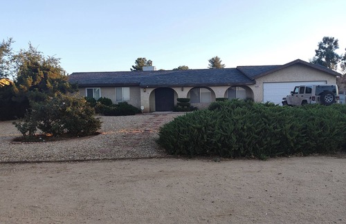 Hesperia House | Charming 3-bedroom house with WiFi and AC in Hesperia