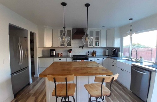 Petaluma House | Charming 3-bedroom house in marvelous Petaluma with AC