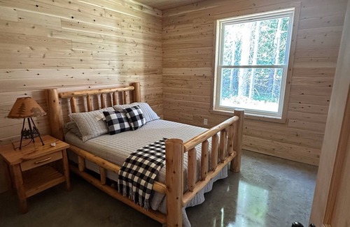 Kincheloe House | Charming 3-bedroom house with AC and WiFi in Pickford