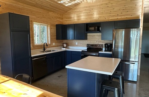 Kincheloe House | Charming 3-bedroom house with AC and WiFi in Pickford