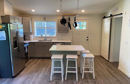Puyallup House | Charming 3-bedroom house in Puyallup with WiFi, AC