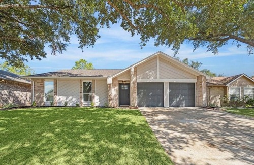 Richmond House | Charming 3-bedroom house with its own private pool