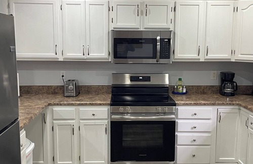 Ringgold House | Charming 3-bedroom house with WiFi and AC in Ringgold