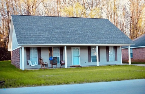 Saltillo House | Charming 3-bedroom house with AC, fitness equipment, WiFi in Saltillo
