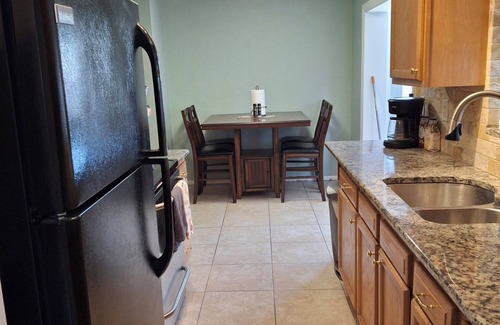 Sarasota Springs House | Charming 3-bedroom house with WiFi and AC in lovely Sarasota
