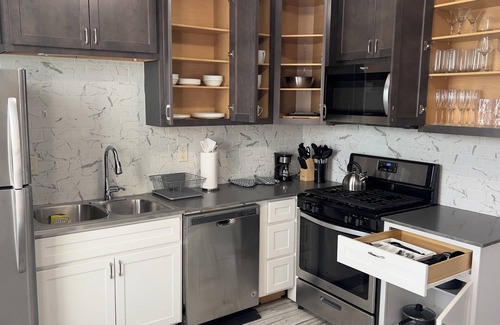 St. Louis House | Charming 3-bedroom house with WiFi, AC in enchanting St. Louis