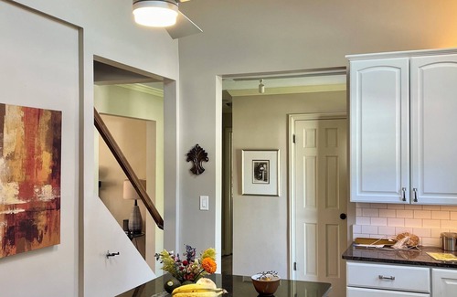 Wilmette House | Charming 3-bedroom house with AC and WiFi in Wilmette