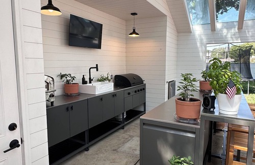 Winfield House | Charming 3-bedroom house in beautiful Winfield with WiFi, AC