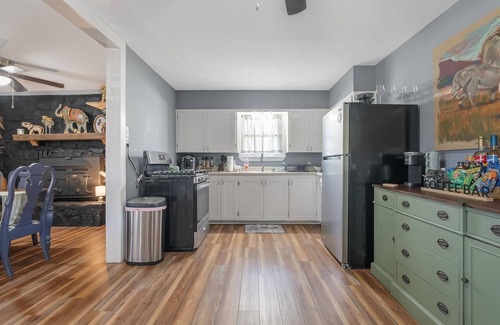 Abilene House | Charming 3-bedroom house in welcoming Abilene, Pet/family friendly.