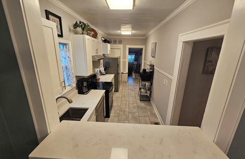 Edgewood House | Charming 3-bedroom house with AC, WiFi in terrific Atlanta, Edgewood community