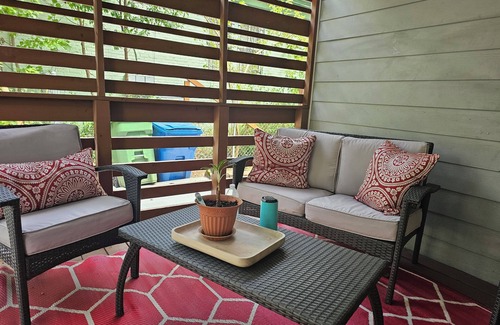 Edgewood House | Charming 3-bedroom house with AC, WiFi in terrific Atlanta, Edgewood community