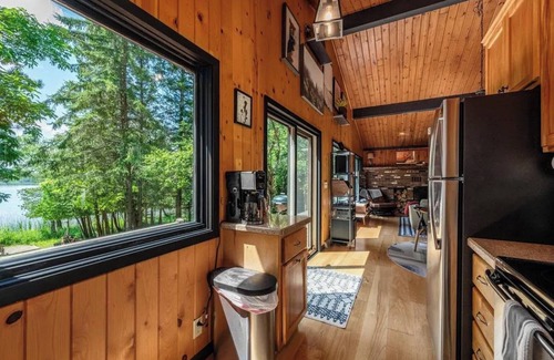 Bigfork House | Charming 3-bedroom house with WiFi, AC on Big Turtle Lake.