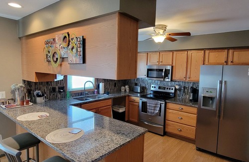 Clinton House | Charming 3-bedroom house with WiFi and AC. Centrally-located in Clinton