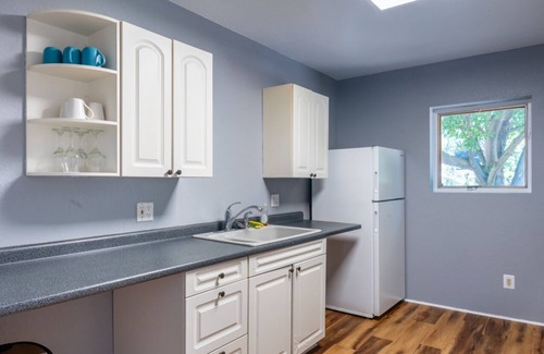 Decatur House | Charming 3-bedroom house in enchanting Decatur with WiFi, AC