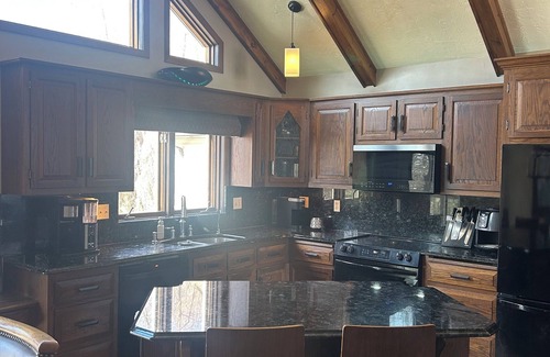 New Denmark House | Charming 3-bedroom house in tranquil Denmark located 20 min from Packer stadium