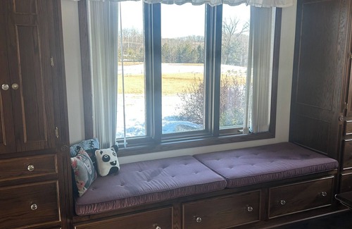 New Denmark House | Charming 3-bedroom house in tranquil Denmark located 20 min from Packer stadium