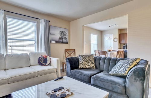 Houston House | Charming 3-bedroom house in peaceful Houston IAH with AC, WiFi