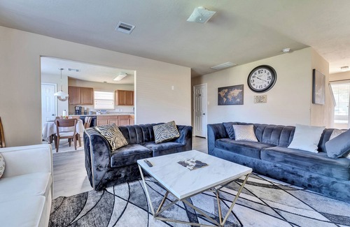Houston House | Charming 3-bedroom house in peaceful Houston IAH with AC, WiFi