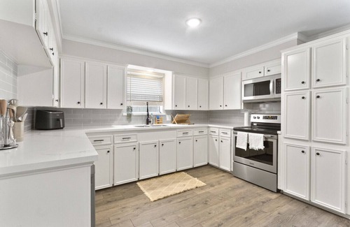Spring Shadows House | Charming 3-bedroom house in terrific Houston with AC, WiFi